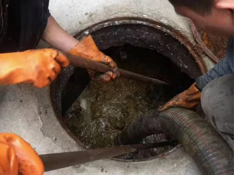 新兴镇化油池、化粪池清理要做哪些安全措施？